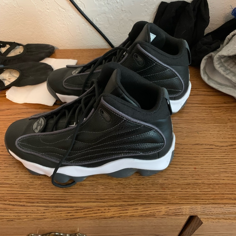 Black Jordan Shoes size 7 youth
